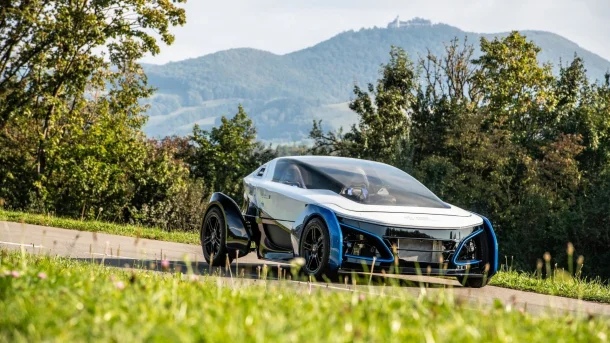 E-Zweisitzer soll Pendeln klimaverträglicher machen