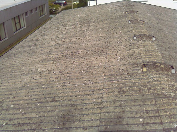 Asbest-Dach und PV-Anlage